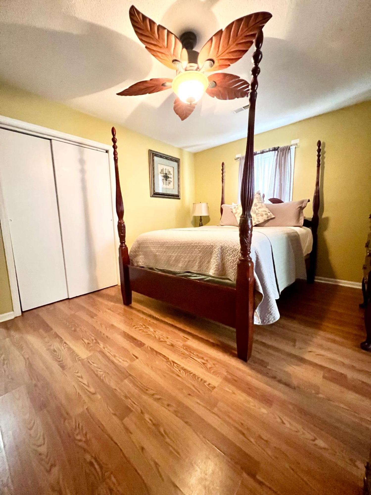 A Cozy Spot On Montague Villa Charleston Bagian luar foto